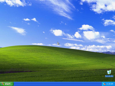 Windows XP Professional Software von 1A-Lizenz, Startbildschirm und Desktop mit Windows-Logo, klare Benutzeroberfläche
